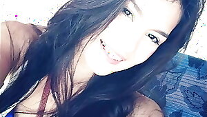 Me Levanta Las Piernas Y Me La Mete Por El caboose