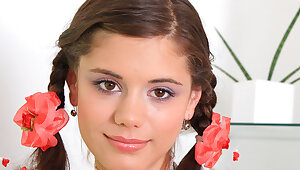 Pigtailed 18yo college girl mastrubating