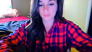 Bubble mounds dark-haired arches Her ample culo Over To Masturbate