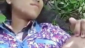 puki tembam main dalam semak