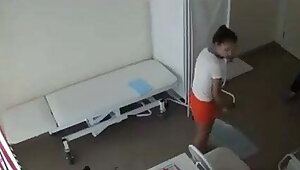 une fille chaude avec une cherurgienne