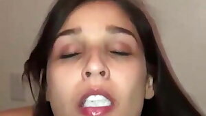 Pakistani Girl Gives Best Blowjob, like a real Professional