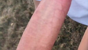 Une suceuse qui me vide dans les vignes