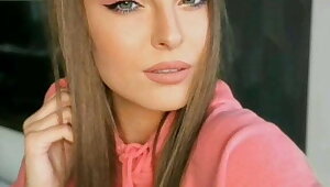 DZEJLA RAMOVIC- SEXY KLINKA - SEXY BOSNIAN TEEN