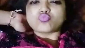 Bhabi Video call me Choot Dikhai