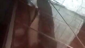 Sara iz Beograda pusi u toaletu