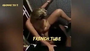 Teen lesbian caught in the toilet of a nightclub