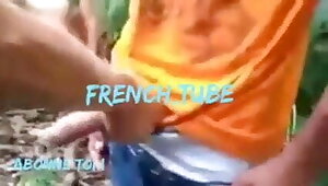 18 year old teen gets sucked by 2 prostitutes !