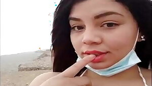 VENECA DESNUDANDOSE EN EL CIRCUITO DE PLAYA EN LIMA