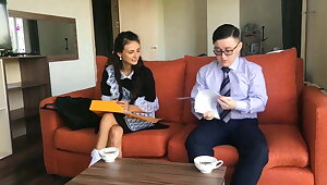 Skolpojke knullade ung flicka efter skolan. Jungfru ANAL