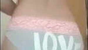 Amateur cute teen masturbating