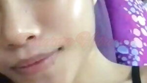 MALAY GIRL SAYS GOOD NIGHT IN A HORNY WAY