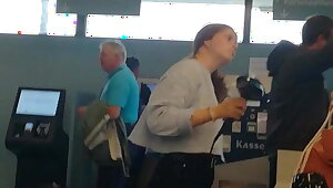 Girl&rsquo;s Hair after swimming