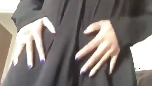 Horny Muslim Teen in Abaya (Feraceli Azgin Kiz)