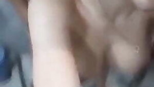 tuvalette sevgilisini sikiyor