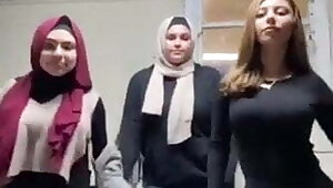 ARAB BITCH NEED FUCK 99