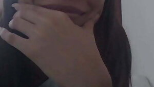 Girls&rsquo; reactions to my dick on cam