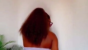 Pute d antillaise bouge son cul