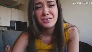 Cute teen offers big ass. Hot slut fucked in wet pussy