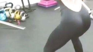 NATALIA RIVERA,  NO PANTIES AT THE GYM