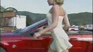 lunch break with 1980s teen anastasia