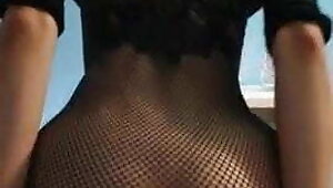 Jebanie w dupsko mloda Suke!