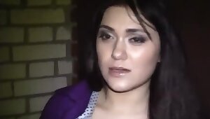 Picked up slut gets blowbanged and screwed