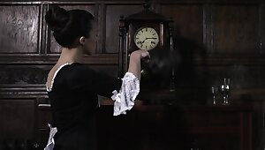 Violet Seduces The Guard