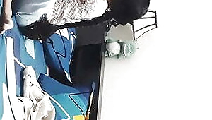 Desi skinny wife had a romantic affair and takes a nice facial cum