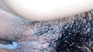 Pepek janda berbulu lebat