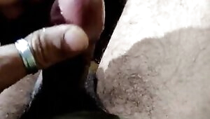 Nayi young bhabhi ke gaand me shahad daal kar chudai