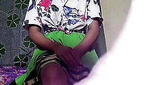 Hara ghagara pahankar bhabhi kya Kamal lagati hai isko chodunga