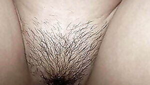 fucking a rich hairy vagina, I like my lover's hairy vagina.