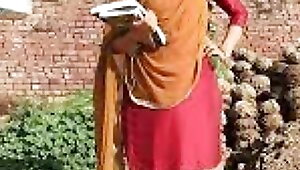 Desi bhabhi playing with boyfriend homemade sex video in Hindi audio