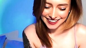 Amateur Webcam Teen Masturbates And Teases