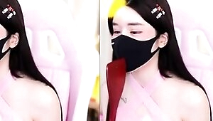 Small Tit Teen Cums On Cam