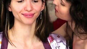 Brunette Solo Webcam Masturbation