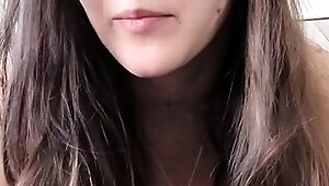 Brunette Solo Webcam Masturbation