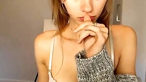 Brunette Solo Webcam Masturbation