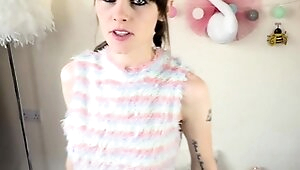 Brunette Solo Webcam Masturbation