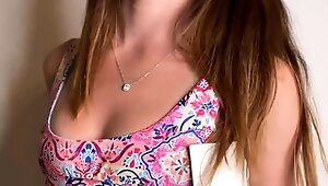 Brunette Solo Webcam Masturbation